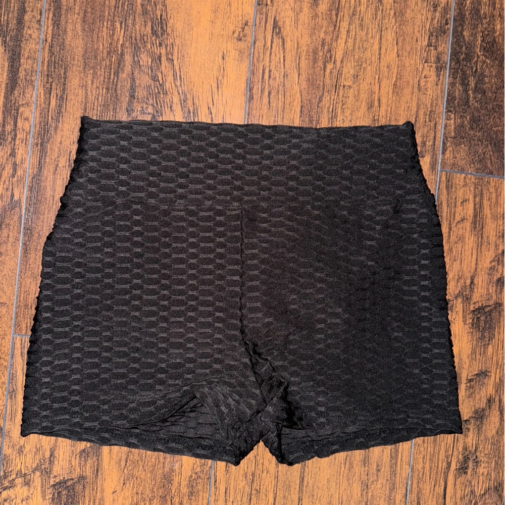NWOT Honeycomb Shorts Women Medium Yoga Running